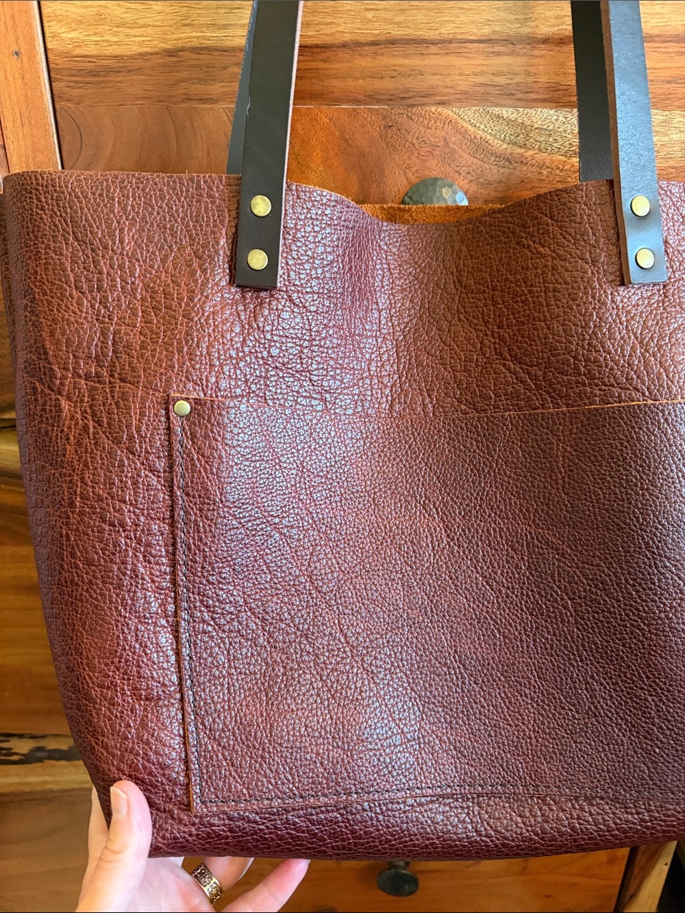 Portland Leather Classic Pebbled Leather Tote Bag in Burgundy. - Picture 2 of 12